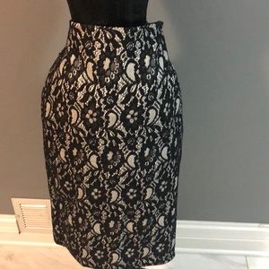NWT Lace like pencil skirt. 😃🌻